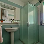 Апартаменти Lovely And Cozy Beachside Flat-beahost