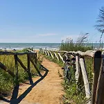 Lovely And Cozy Beachside Flat-beahost Apartman