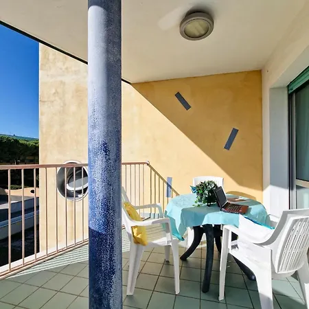 Апартаменти Lovely And Cozy Beachside Flat - Beahost *