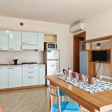 Lovely And Cozy Beachside Flat - Beahost *