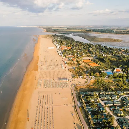 Lovely And Cozy Beachside Flat - Beahost Апартаменти *